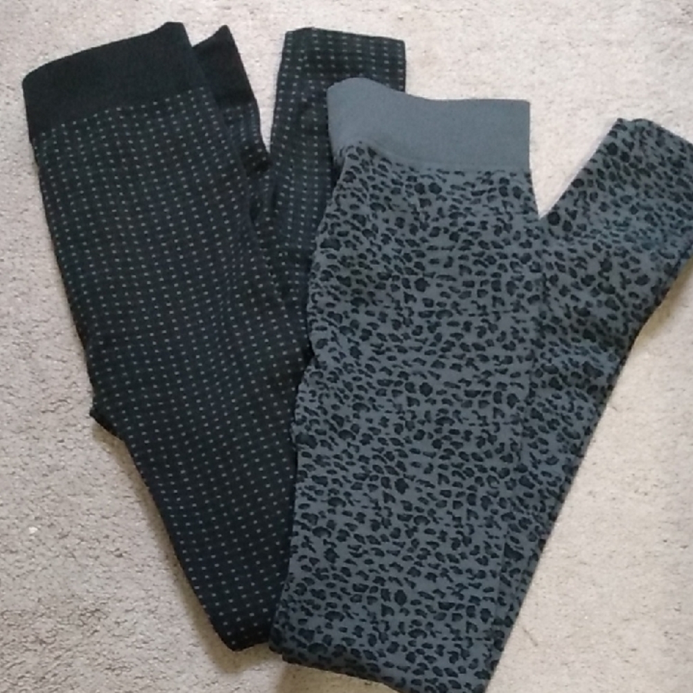 Black and Gray Patterned Leggings